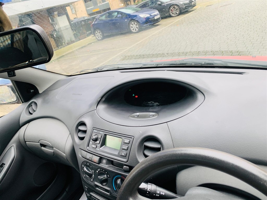 Used Toyota Yaris 2004 for sale - 77281355: Photo 16