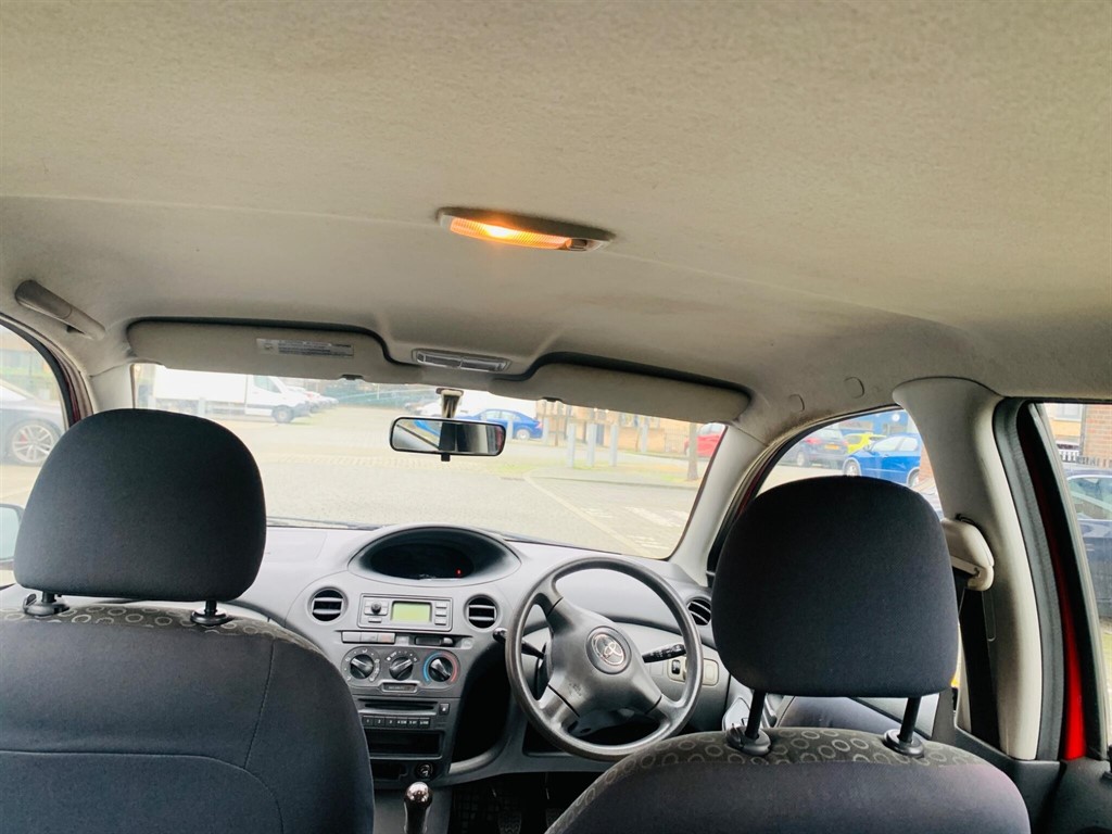 Used Toyota Yaris 2004 for sale - 77281355: Photo 18