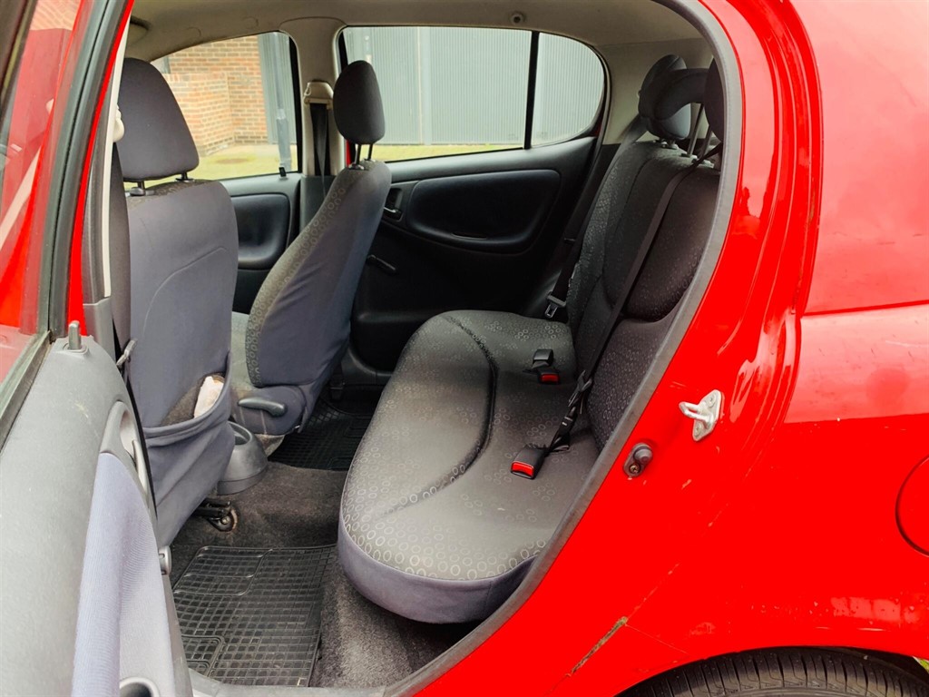 Used Toyota Yaris 2004 for sale - 77281355: Photo 20