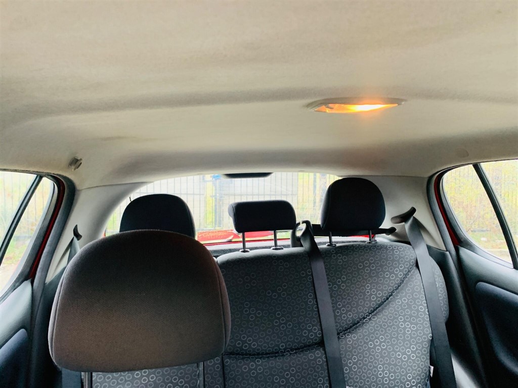 Used Toyota Yaris 2004 for sale - 77281355: Photo 21