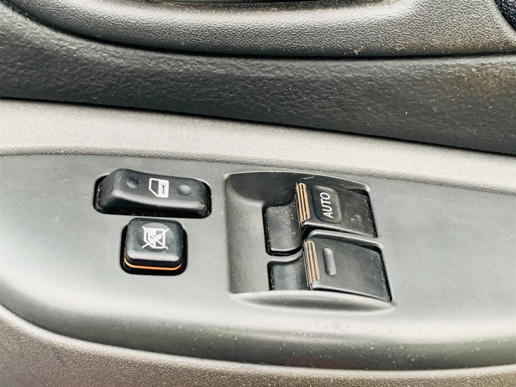 Used Toyota Yaris 2004 for sale - 77281355: Photo 23