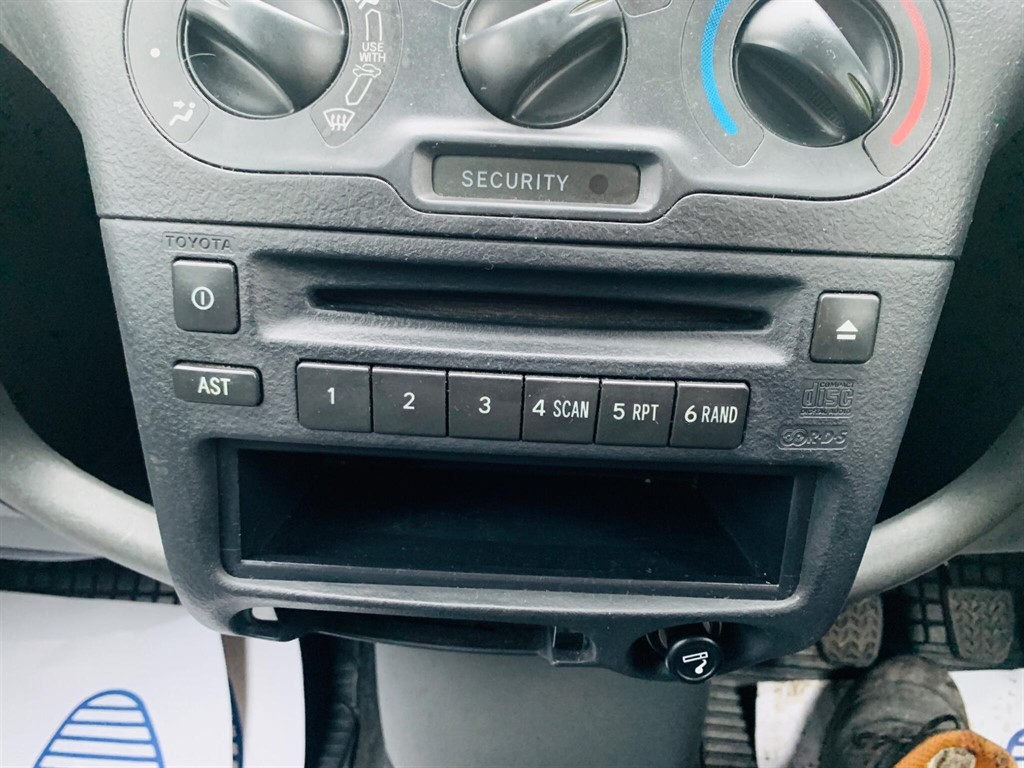 Used Toyota Yaris 2004 for sale - 77281355: Photo 28