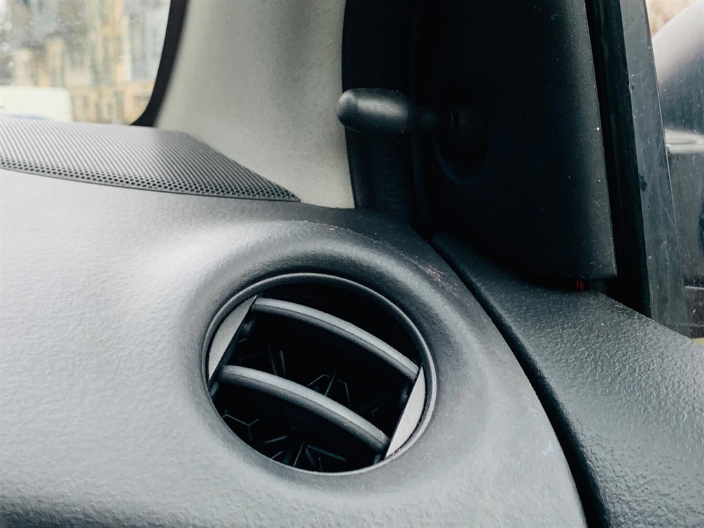 Used Toyota Yaris 2004 for sale - 77281355: Photo 30