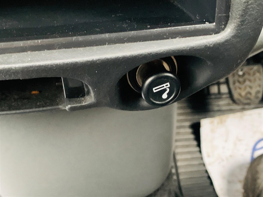 Used Toyota Yaris 2004 for sale - 77281355: Photo 31