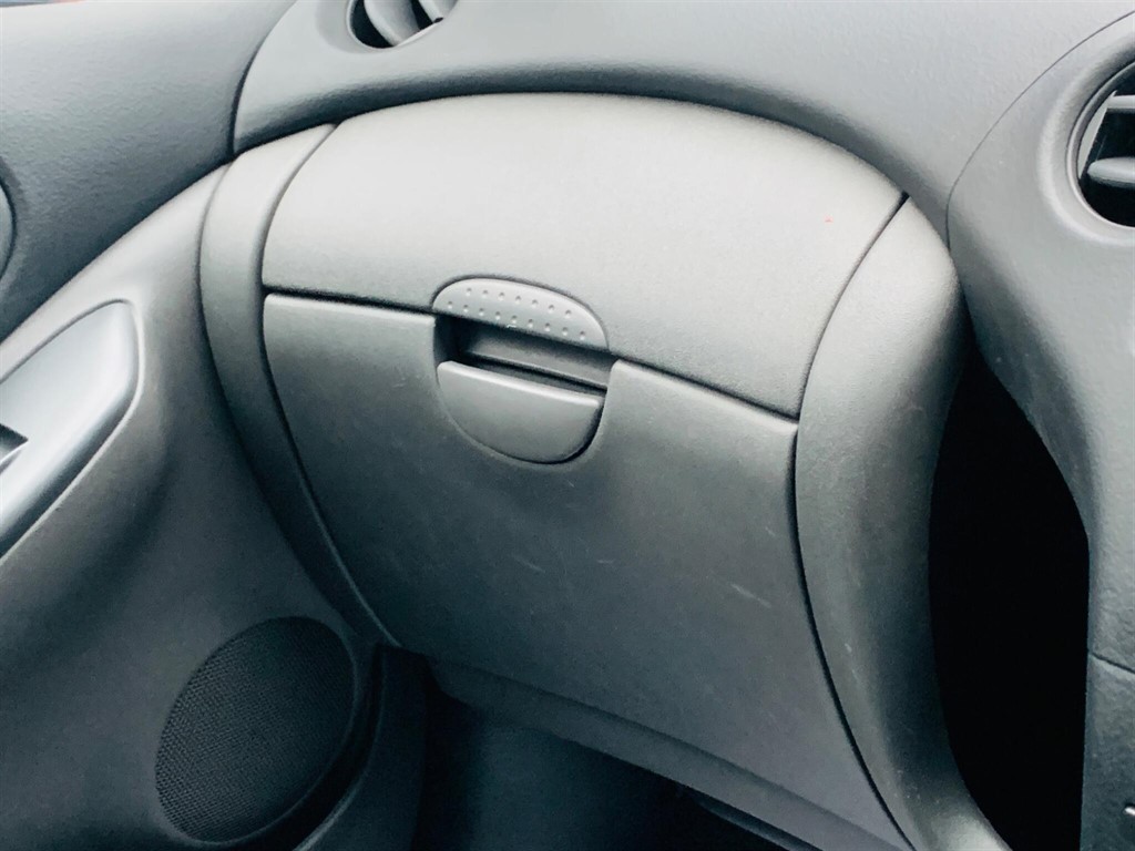 Used Toyota Yaris 2004 for sale - 77281355: Photo 32