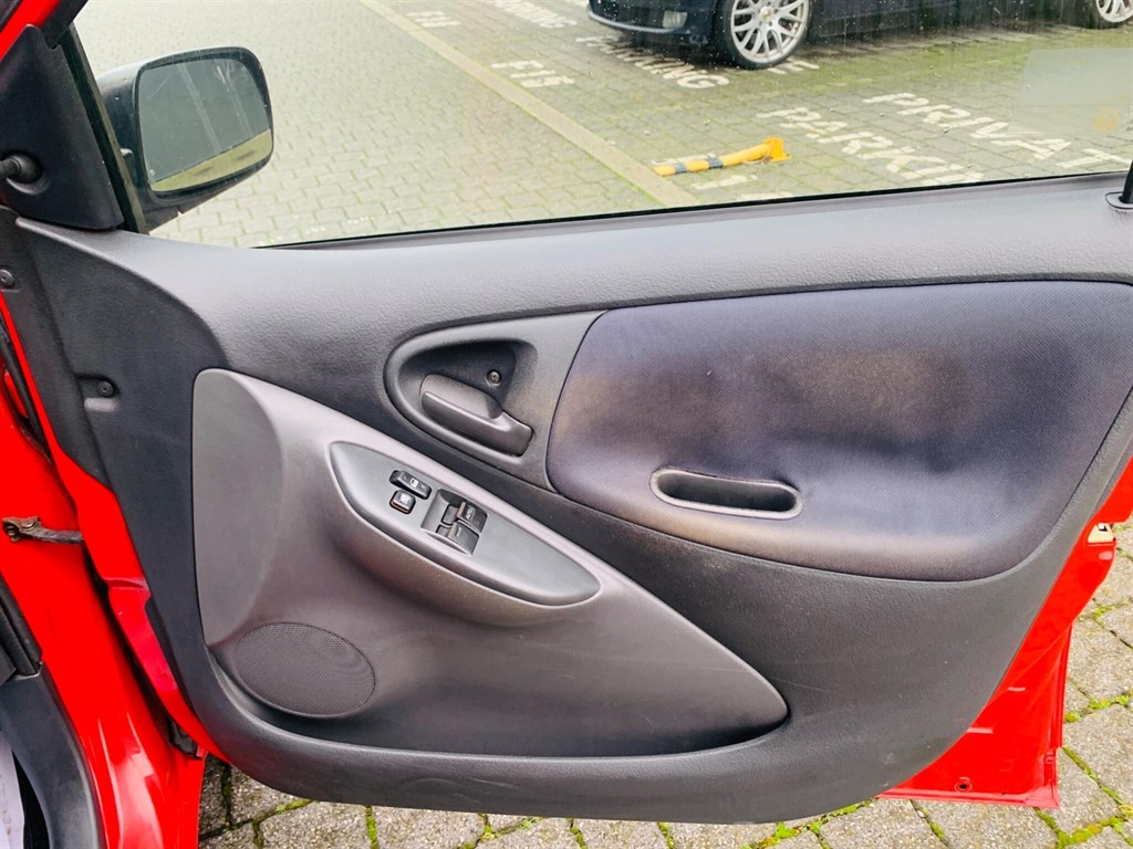 Used Toyota Yaris 2004 for sale - 77281355: Photo 33