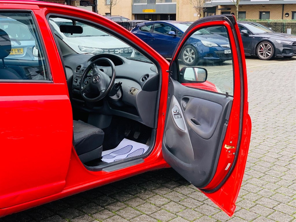 Used Toyota Yaris 2004 for sale - 77281355: Photo 34