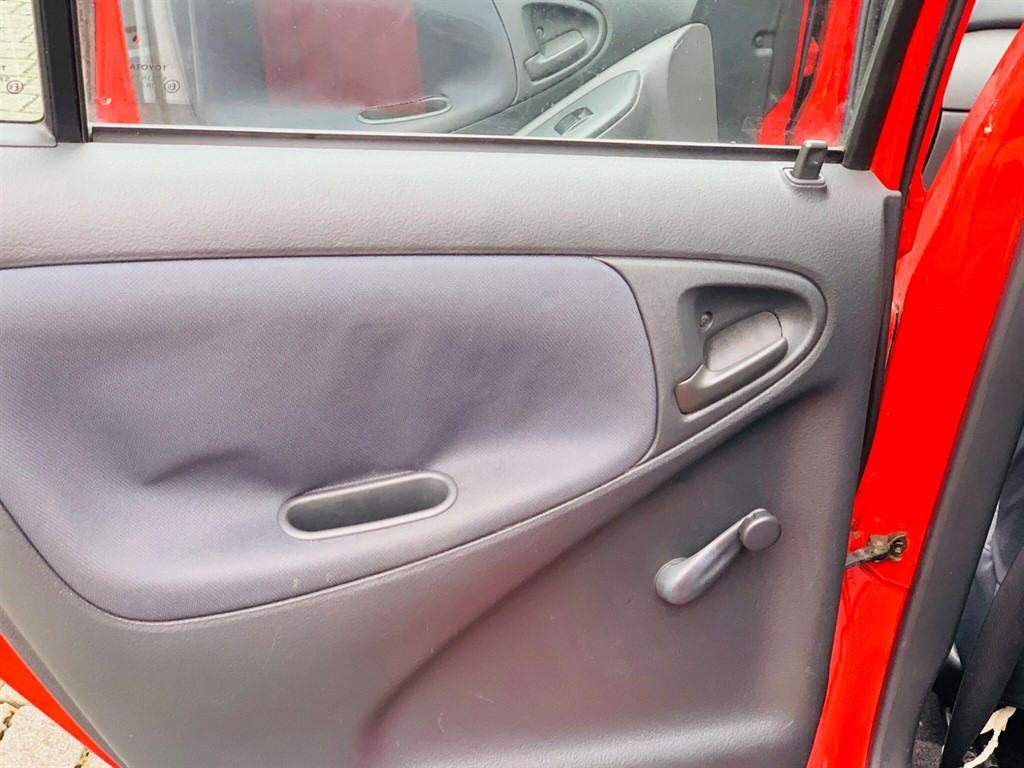 Used Toyota Yaris 2004 for sale - 77281355: Photo 35