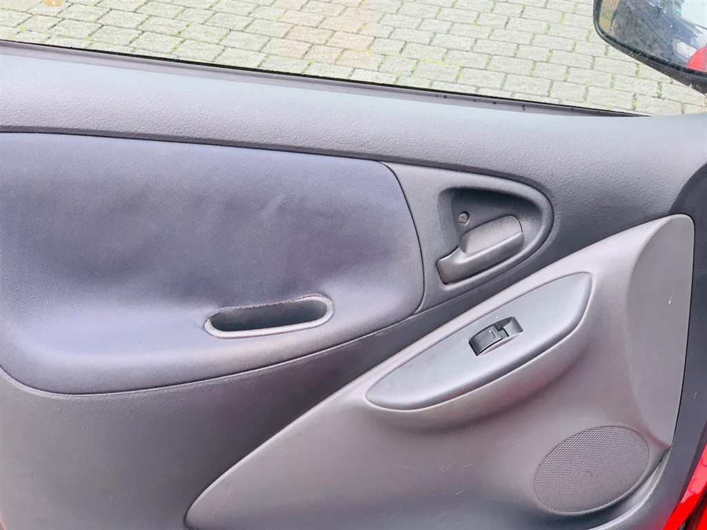 Used Toyota Yaris 2004 for sale - 77281355: Photo 36