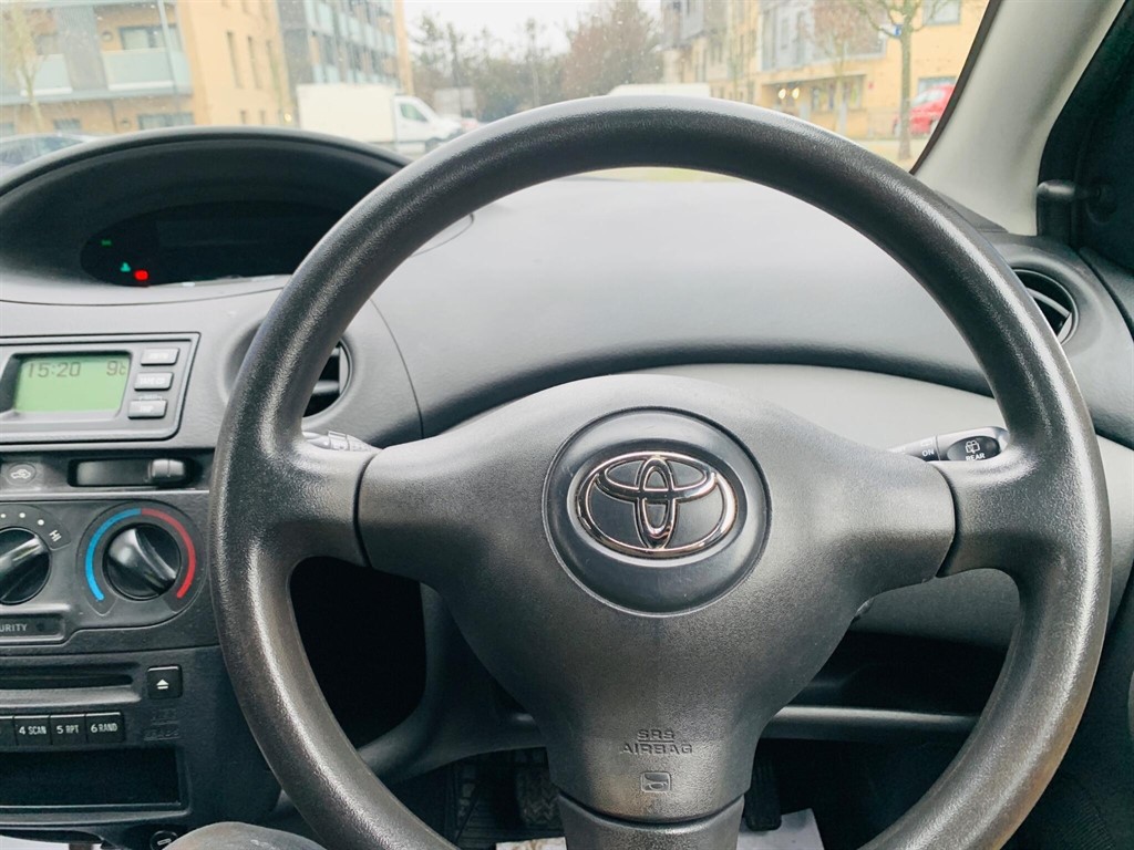 Used Toyota Yaris 2004 for sale - 77281355: Photo 46