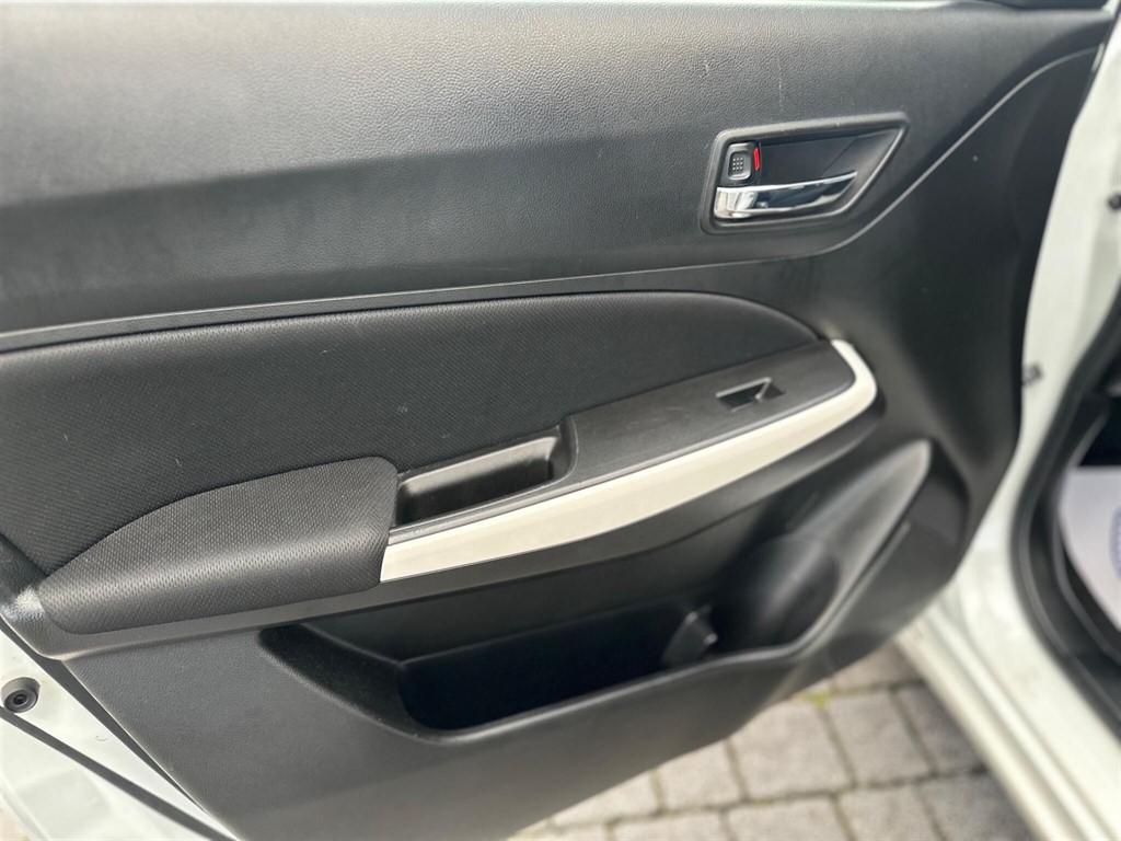 Used Suzuki Swift 2019 for sale - 76404947: Photo 48