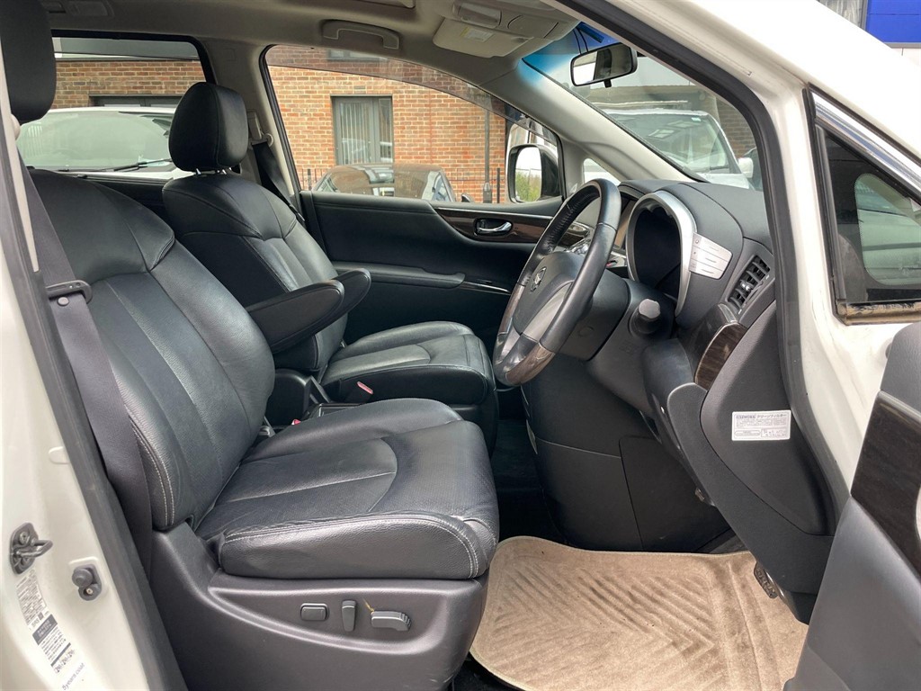 Used Nissan Elgrand 2013 for sale - 76311433: Photo 13