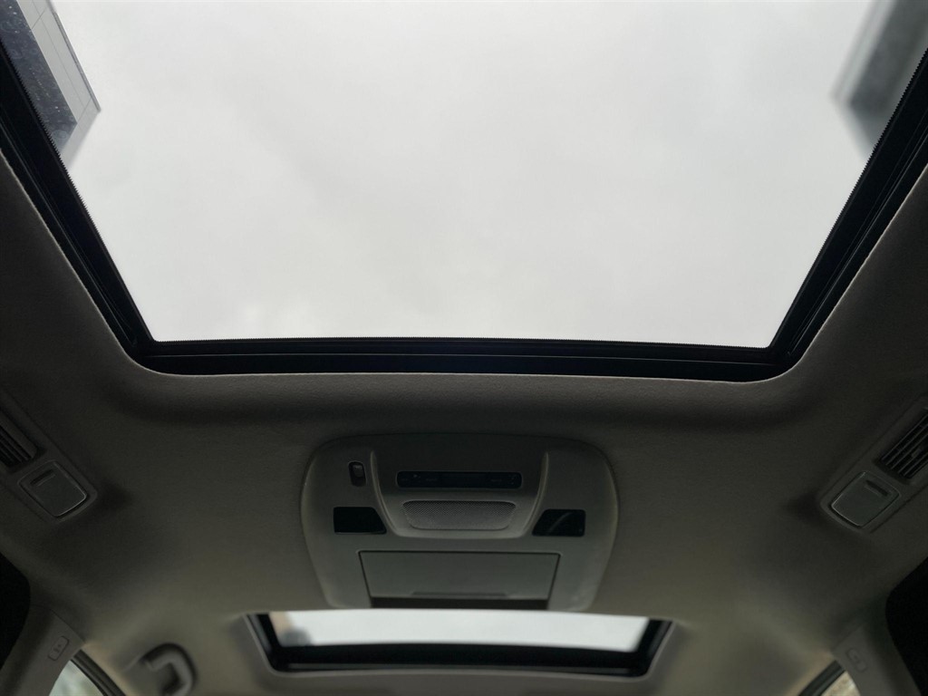 Used Nissan Elgrand 2013 for sale - 76311433: Photo 41