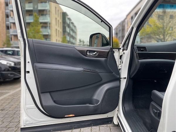 Used Nissan Elgrand 2013 for sale - 76311433: Photo 47