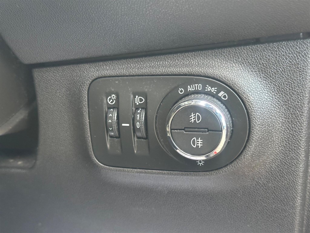 Used Vauxhall Corsa 2018 for sale - 77058034: Photo 36