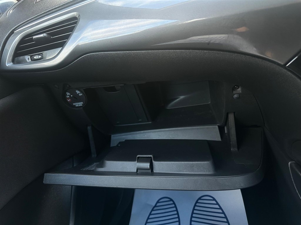 Used Vauxhall Corsa 2018 for sale - 77058034: Photo 64