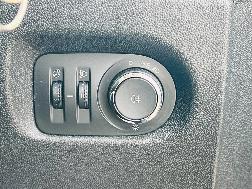 Used Vauxhall Corsa 2010 for sale - 78148884: Photo 26