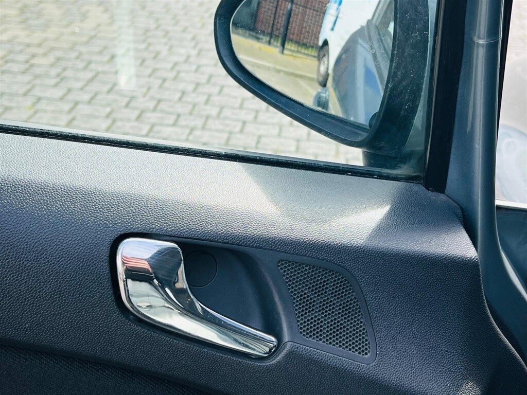 Used Vauxhall Corsa 2010 for sale - 78148884: Photo 34