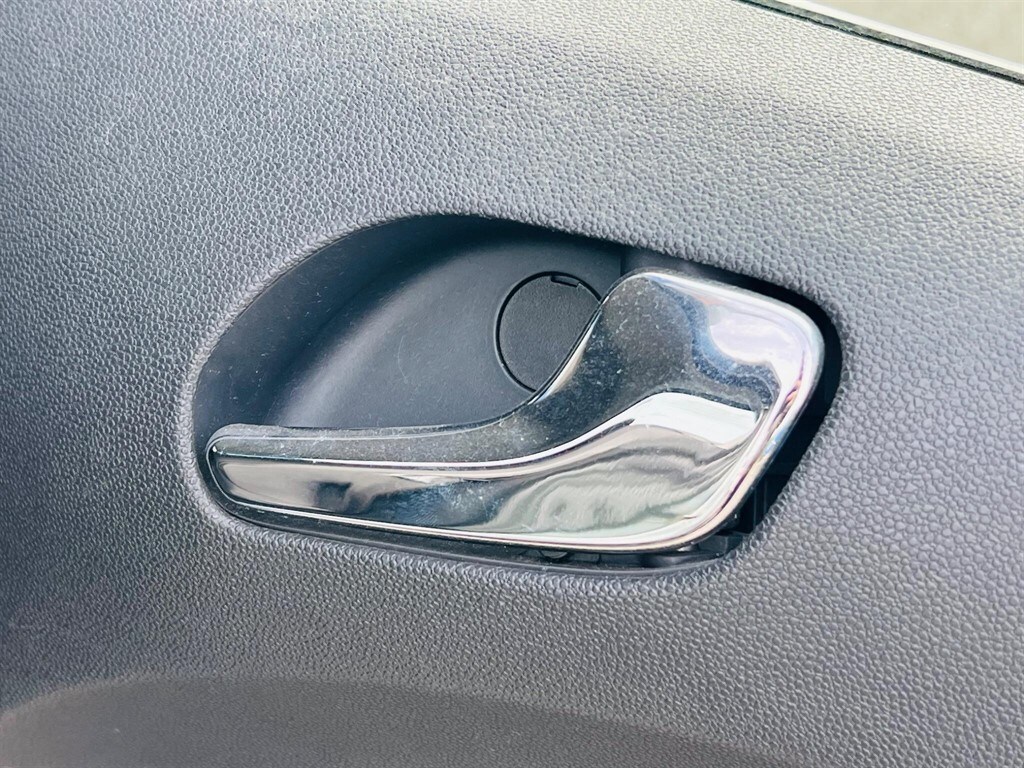 Used Vauxhall Corsa 2010 for sale - 78148884: Photo 48