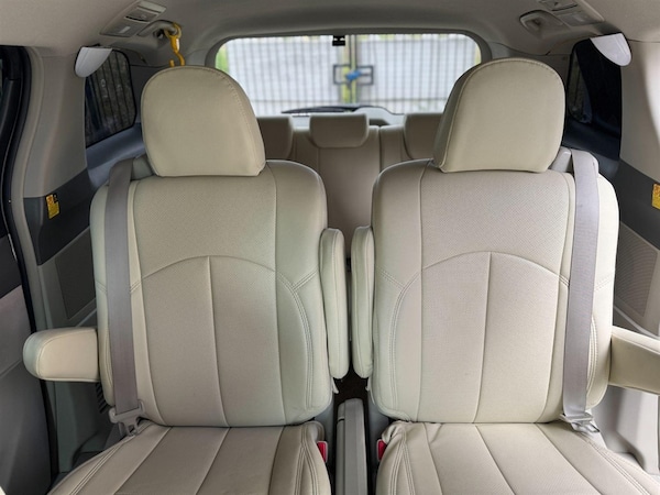 Used Toyota Estima 2010 for sale - 75570181: Photo 33