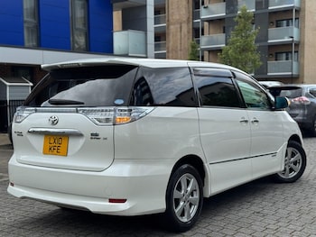 Used Toyota Estima 2010 for sale - 75570181: Photo