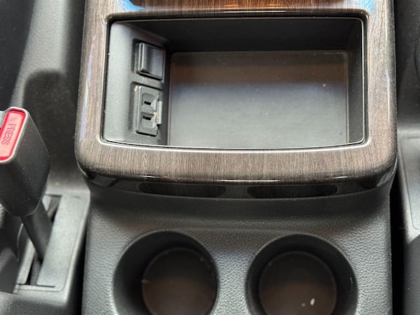 Used Nissan Elgrand 2010 for sale - 75679488: Photo 47