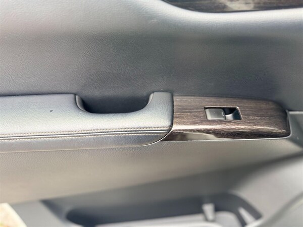 Used Nissan Elgrand 2013 for sale - 75675397: Photo 31