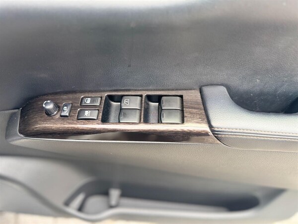 Used Nissan Elgrand 2013 for sale - 75675397: Photo 32