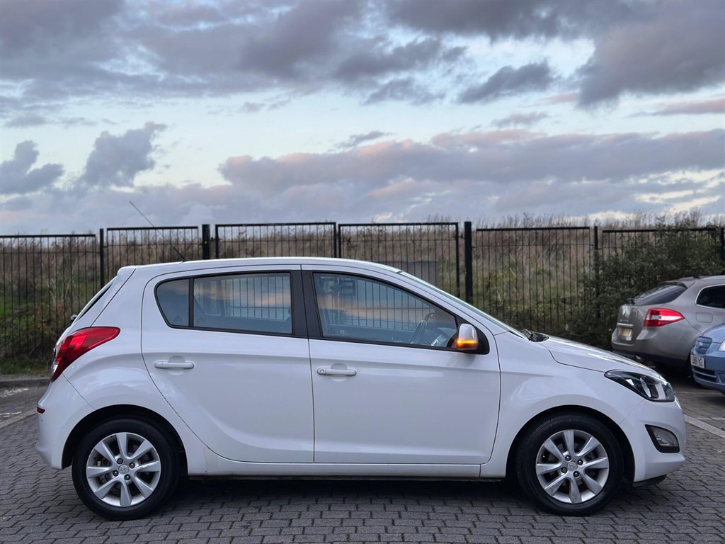 Used Hyundai i20 2014 for sale - 76404938: Photo 12