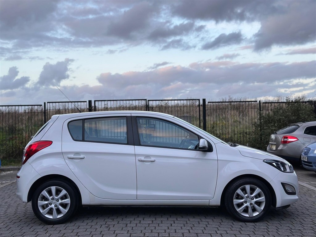 Used Hyundai i20 2014 for sale - 76404938: Photo 13