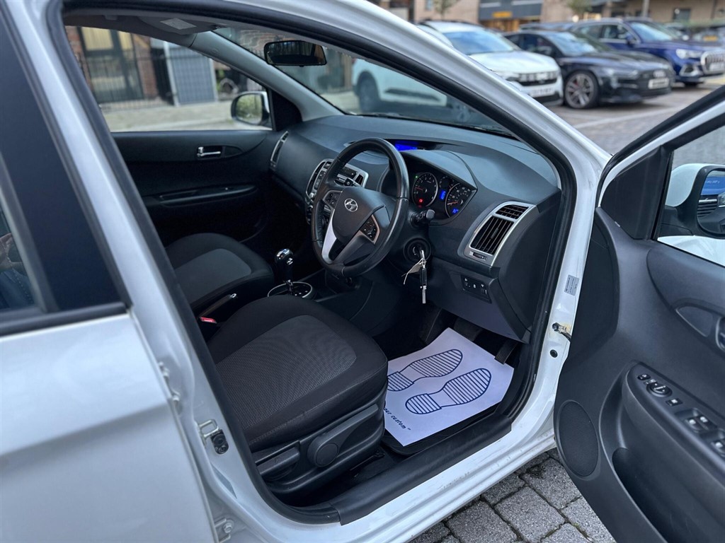 Used Hyundai i20 2014 for sale - 76404938: Photo 27