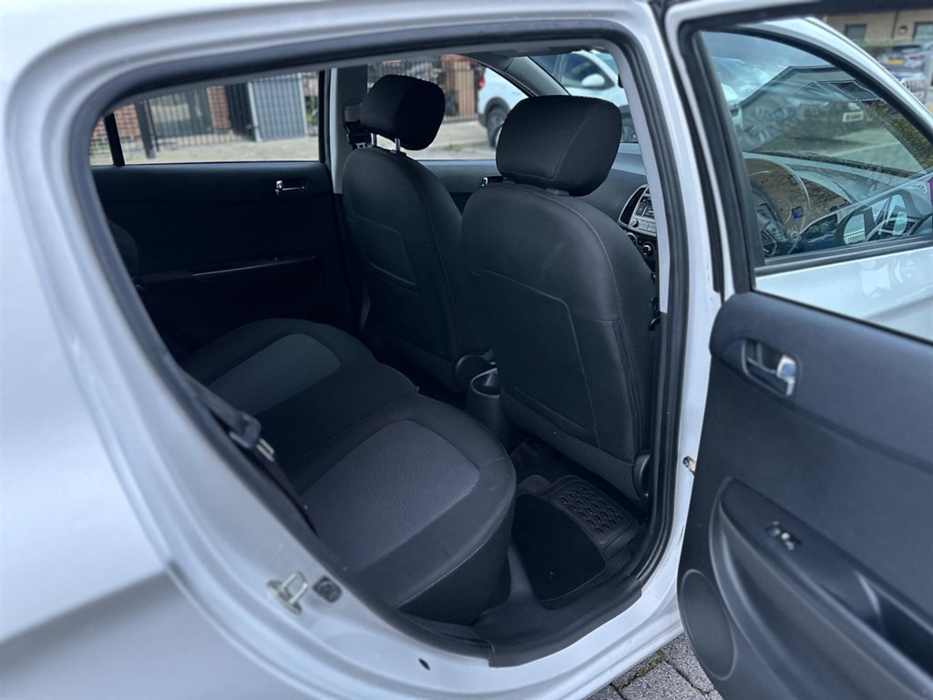 Used Hyundai i20 2014 for sale - 76404938: Photo 33