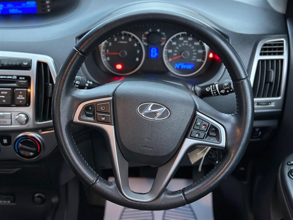 Used Hyundai i20 2014 for sale - 76404938: Photo 59