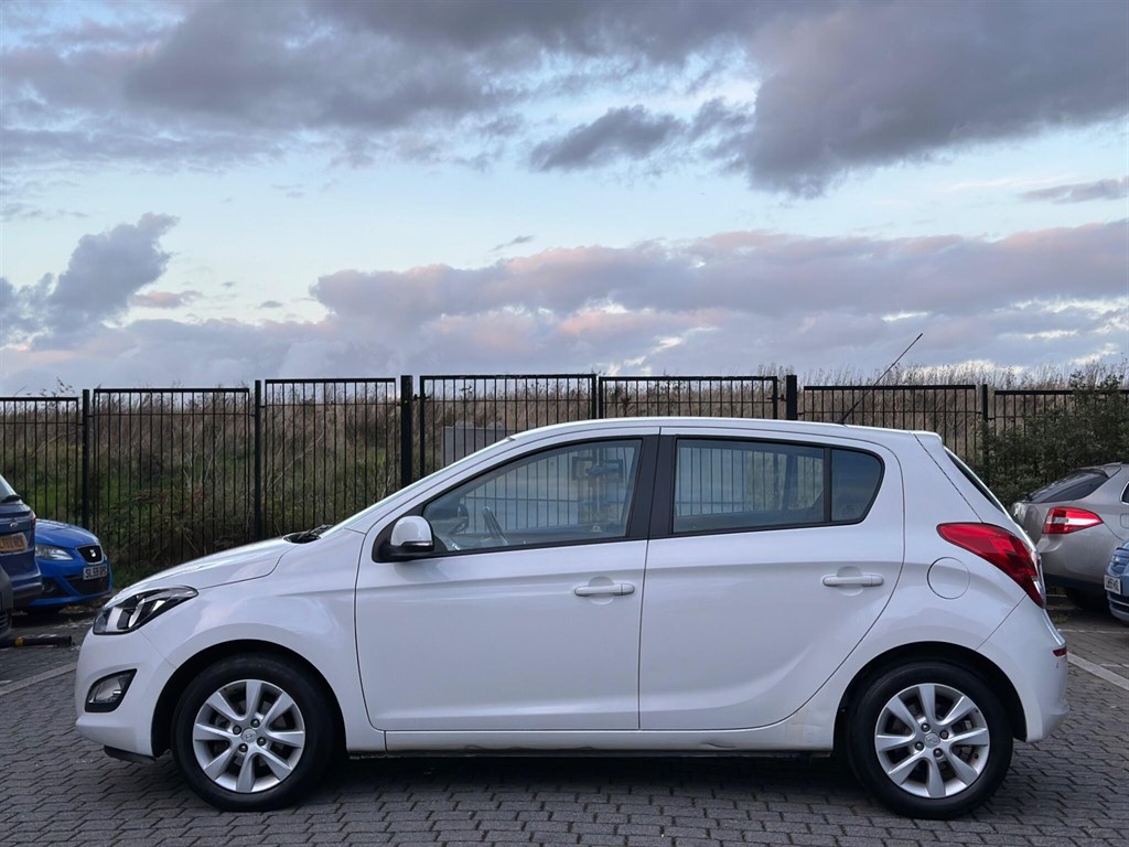 Used Hyundai i20 2014 for sale - 76404938: Photo 9