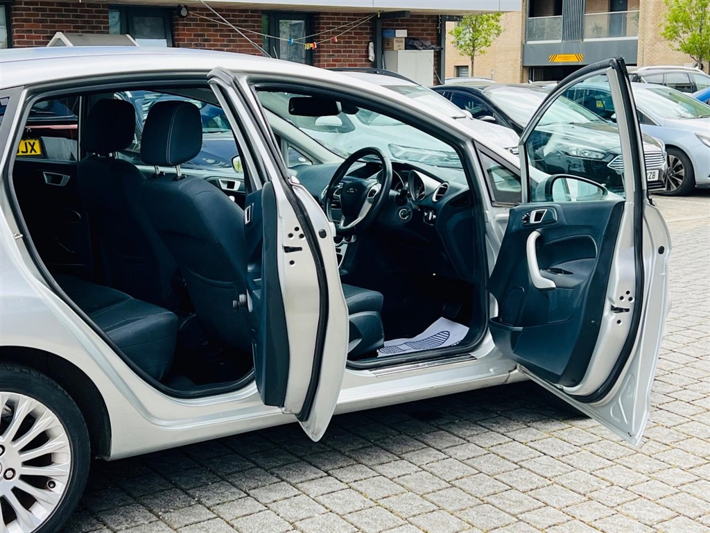 Used Ford Fiesta 2011 for sale - 78219097: Photo 12