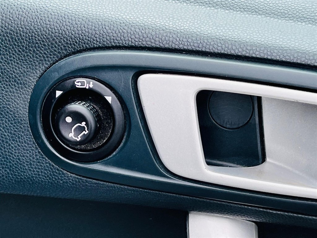 Used Ford Fiesta 2011 for sale - 78219097: Photo 27