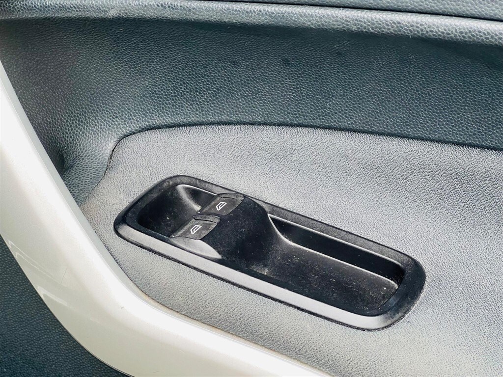 Used Ford Fiesta 2011 for sale - 78219097: Photo 28