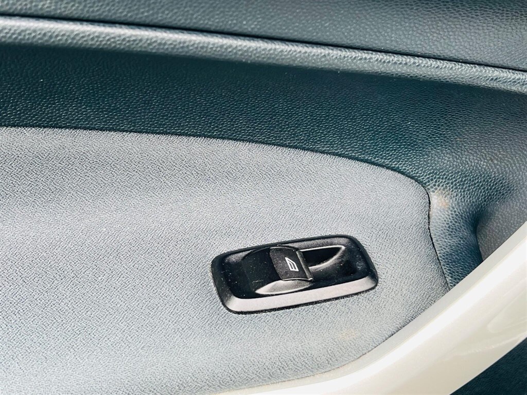 Used Ford Fiesta 2011 for sale - 78219097: Photo 29