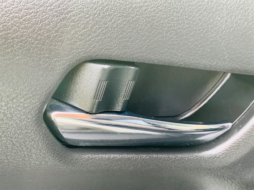 Used Nissan Serena 2019 for sale - 77826993: Photo 59