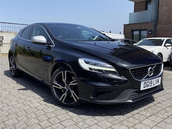Used Volvo V40 2019 for sale - 78730094: Photo