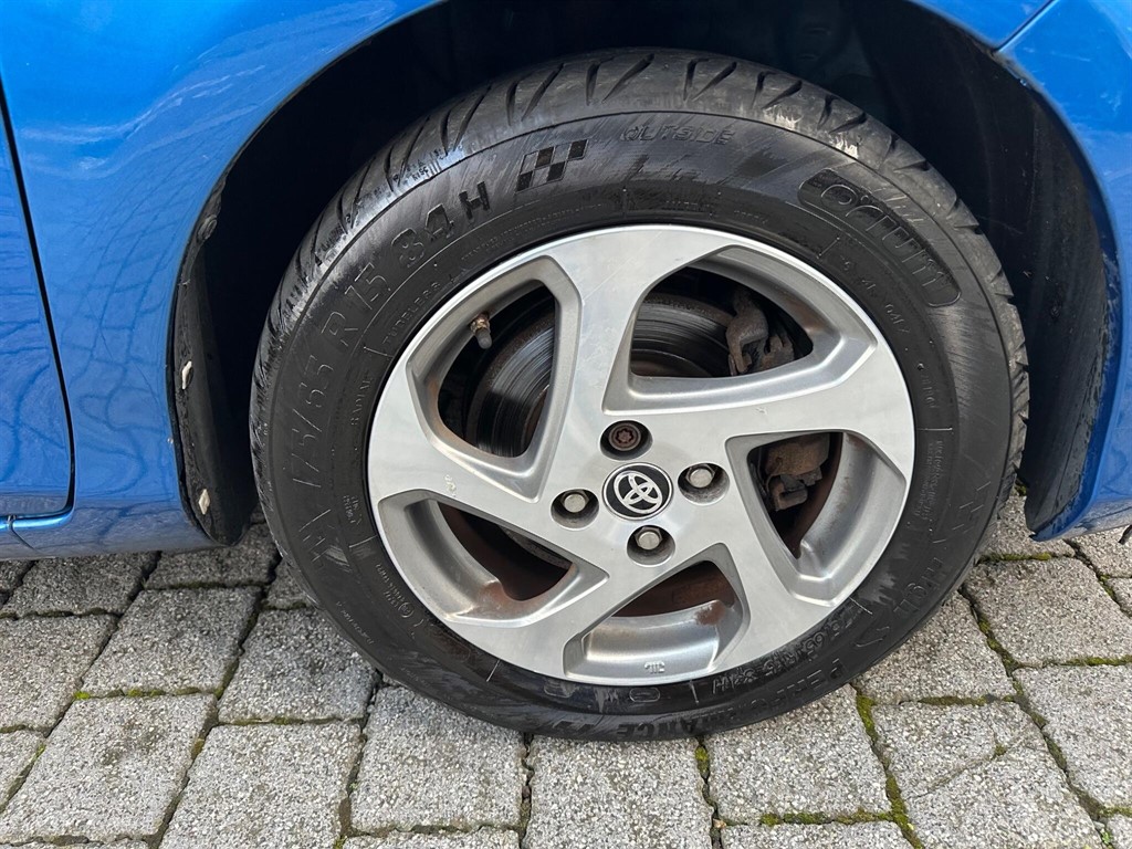 Used Toyota Yaris 2014 for sale - 76459378: Photo 90