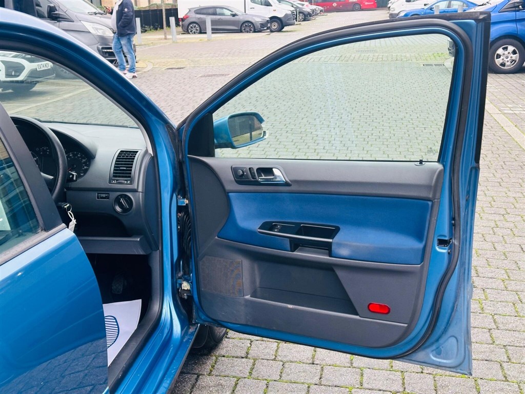 Used Volkswagen Polo 2006 for sale - 77160860: Photo 32