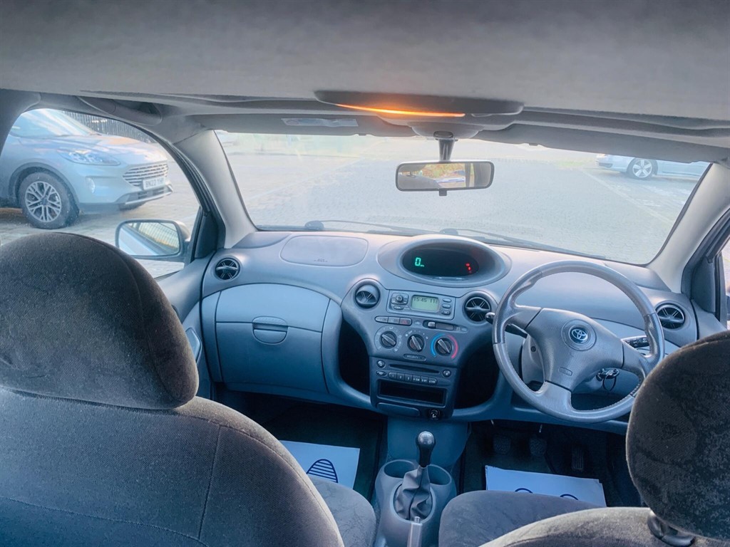 Used Toyota Yaris 2002 for sale - 77450132: Photo 12