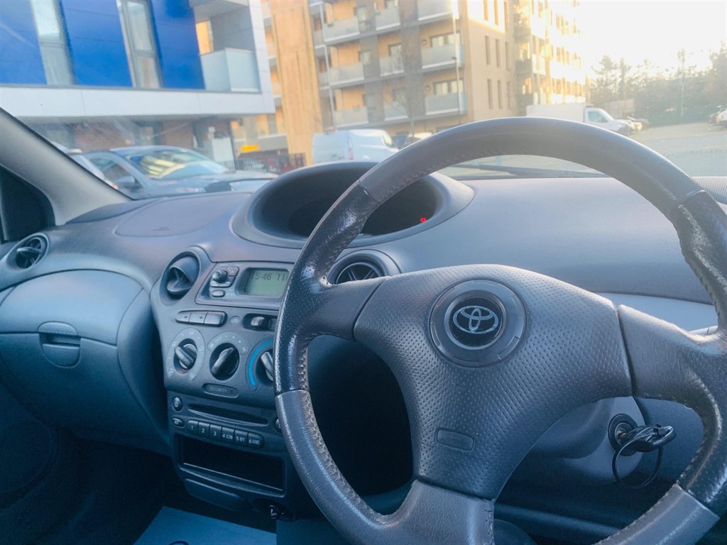 Used Toyota Yaris 2002 for sale - 77450132: Photo 14