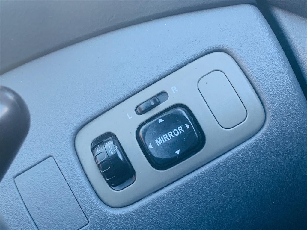 Used Toyota Yaris 2002 for sale - 77450132: Photo 23