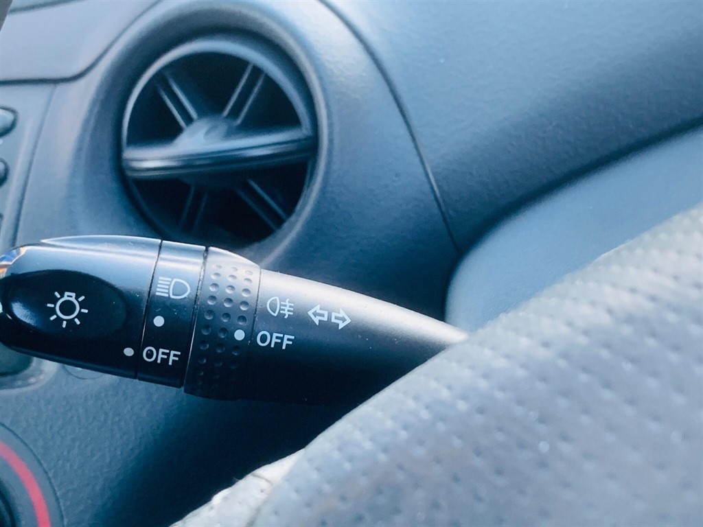 Used Toyota Yaris 2002 for sale - 77450132: Photo 25