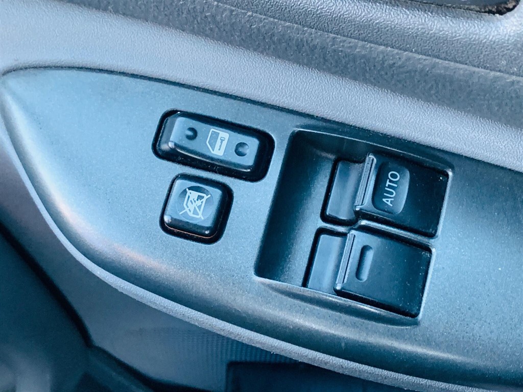 Used Toyota Yaris 2002 for sale - 77450132: Photo 29