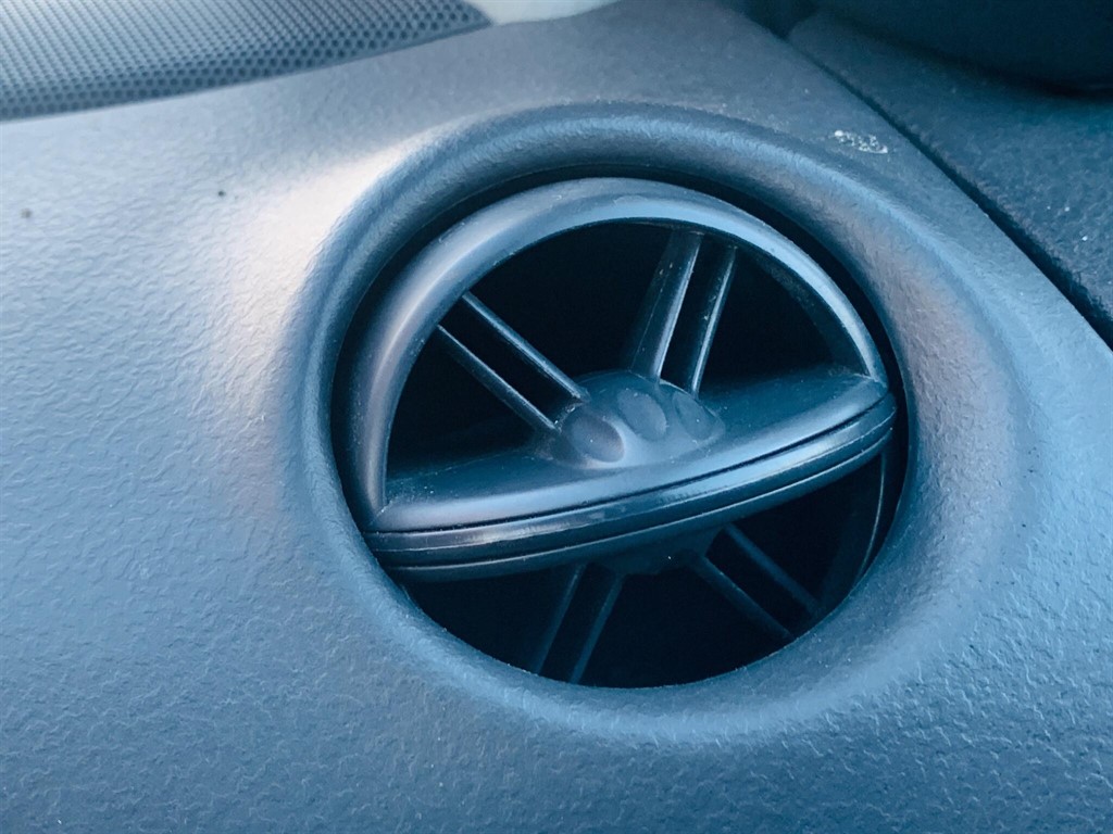 Used Toyota Yaris 2002 for sale - 77450132: Photo 30