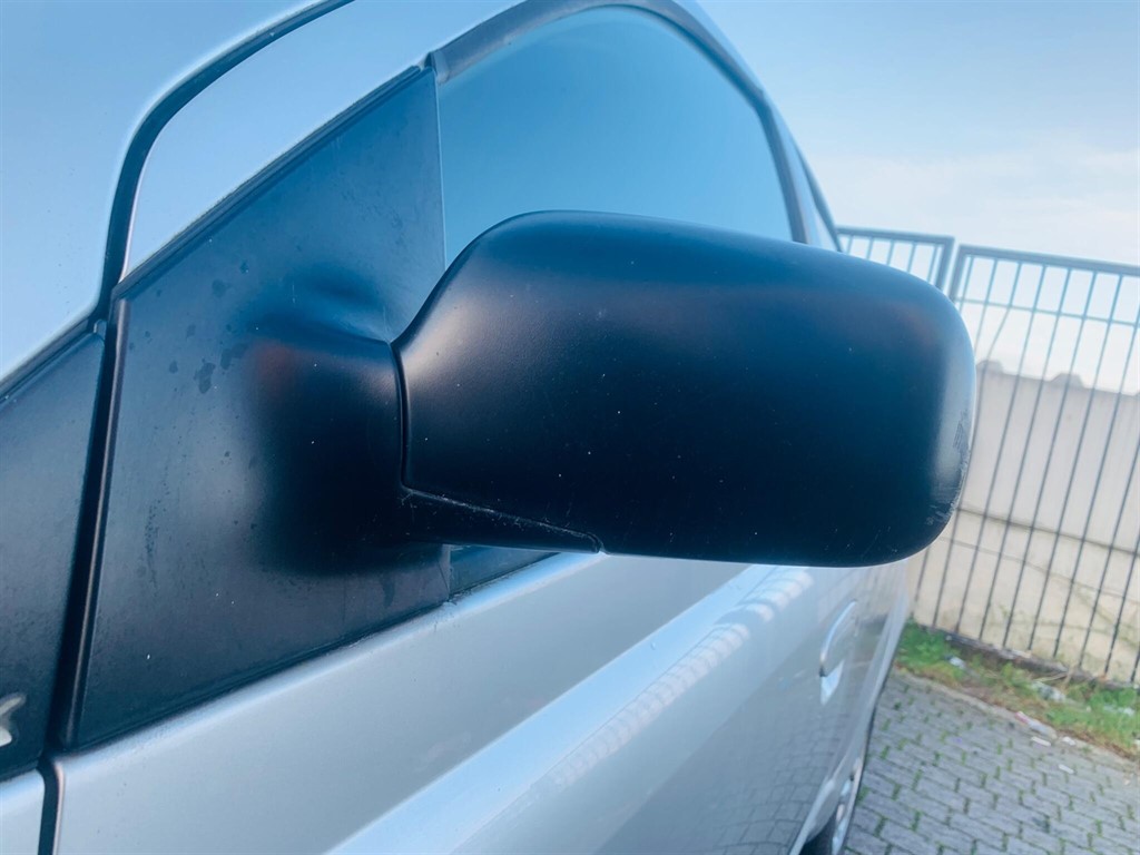 Used Toyota Yaris 2002 for sale - 77450132: Photo 38