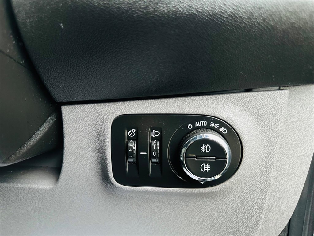 Used Vauxhall Corsa 2015 for sale - 76999802: Photo 27